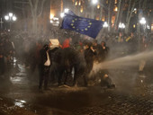 Georgia: Rousopoulos (Consiglio d’Europa), stop alla violenza contro politici, giornalisti e manifestanti pacifici. Condanna anche da voci Ue