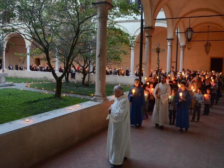 Al Carmine si festeggia la Madonna dei Lumini
