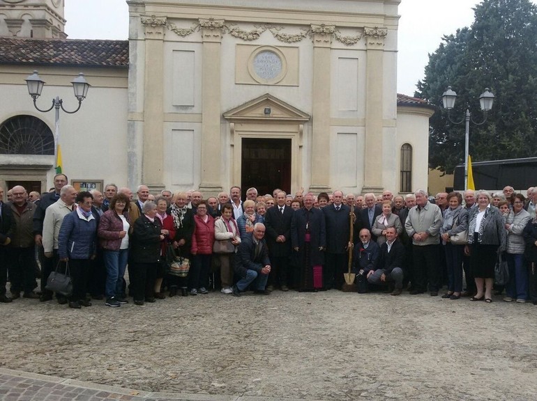 I pensionati della Coldiretti con il vescovo Claudio