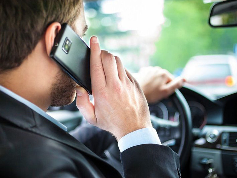 Incidenti stradali: lo smarthphone è una "jattura"