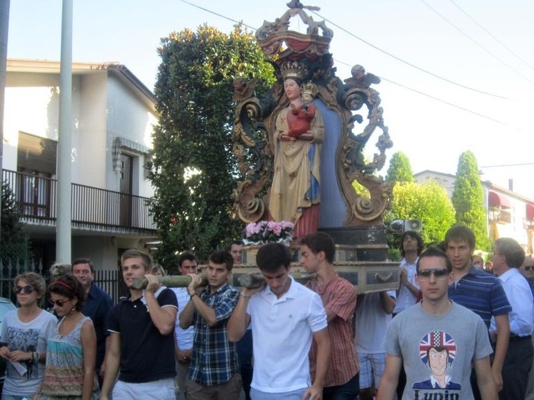 Torna la Madonna della Cintura, la festa dei diciottenni di Camin