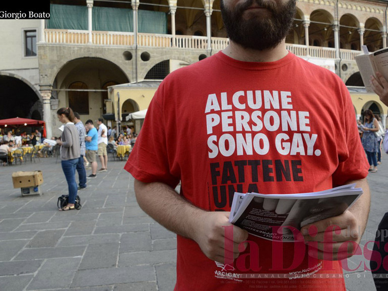 7 italiani su 10 contrari alla genitorialità delle coppie gay. E l'eterologa divide