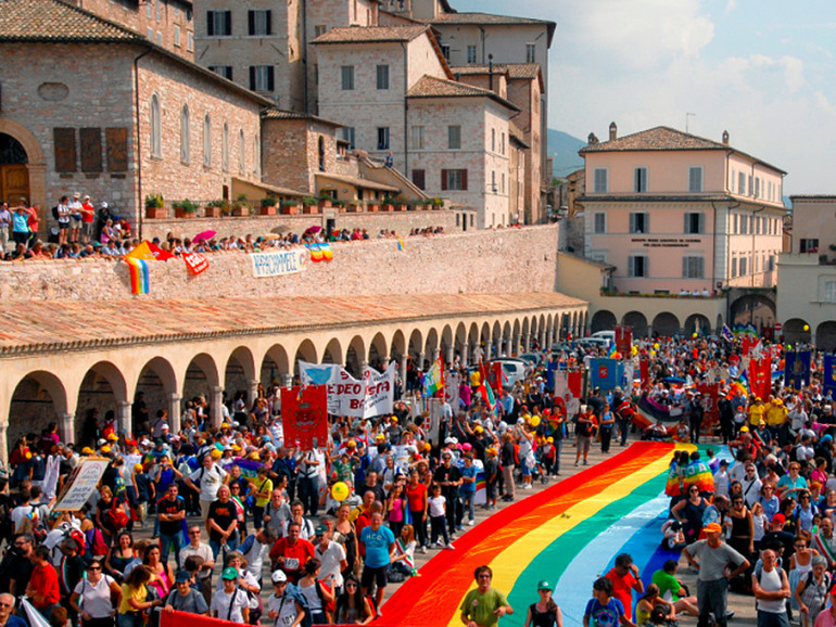 Verso la Perugia-Assisi: «Neppure a noi costruttori di pace basta una marcia»