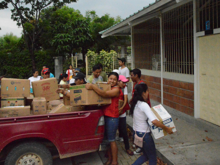 Ecuador a una settimana dal terremoto: «Cibo, acqua e generosità ci sono. Manca la logistica...»
