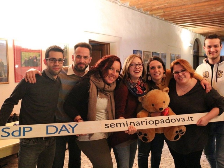 “Le domande a Gesù”, da lunedì 14 la scuola di preghiera per giovani in seminario maggiore “Le domande a Gesù”, da lunedì 14 la scuola di preghiera per giovani in seminario maggiore