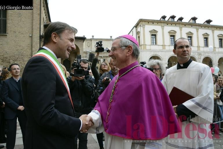 Sant'Antonio, nel messaggio alla città il vescovo lancia il progetto "Cantieri di carità e giustizia"
