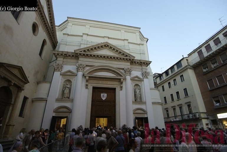 Santa Lucia, l'adorazione non si è mai fermata Santa Lucia, l'adorazione non si è mai fermata