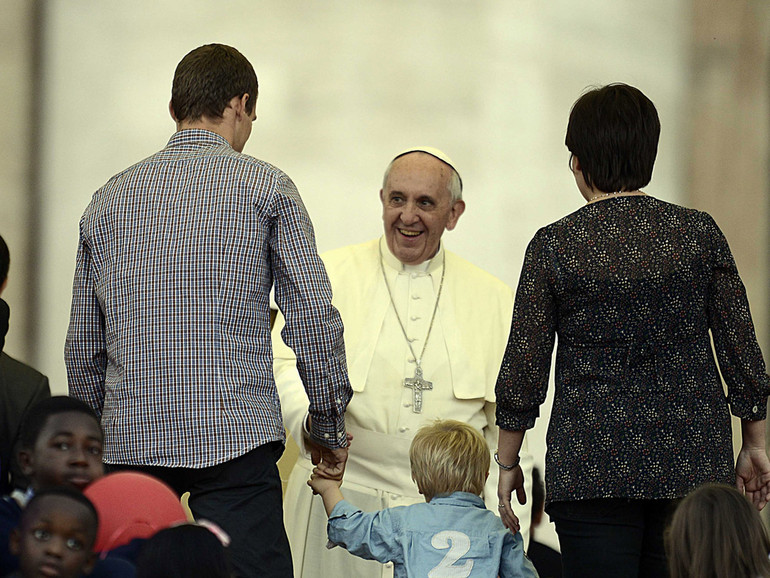 Un solo dicastero vaticano per laici, famiglia e vita