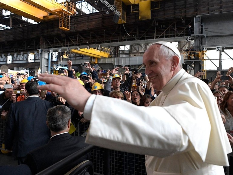 Il papa alla Cisl: "Urgente un nuovo patto sociale per il lavoro"