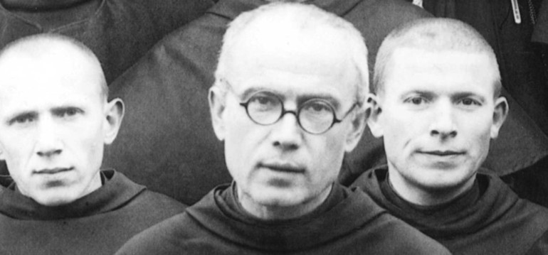 Santi perché hanno offerto la vita. Il motu proprio di papa Francesco riletto attraverso la storia di Massimiliano Kolbe