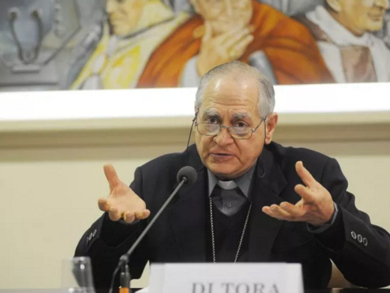 Migranti e rifugiati. Mons. Di Tora (Cei): «La politica italiana è a un bivio, no al populismo». Le responsabilità dei cattolici