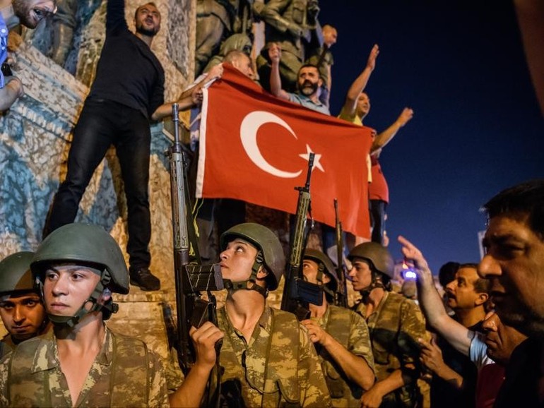 Migranti, l'accordo che imbarazza l'Ue. La Turchia è un paese sicuro?
