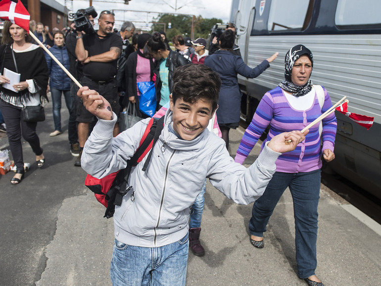 Migranti, le nuove richieste di asilo calano in tutta Europa. Ma non in Germania