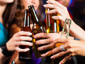 Alcol, oltre 600 mila minorenni bevono. 8 milioni i consumatori a rischio