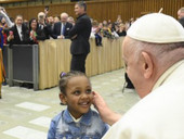 Papa Francesco: “Dio cammina con il Suo popolo” il tema della 110ª Giornata mondiale del migrante e del rifugiato