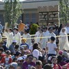 La processione iniziale con i numerosi sacerdoti presenti