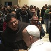 L'arrivo del papa al Santuario di Greccio lunedì 5 gennaio. Sul volto dei giovani di Libera tutta la sorpresa dell'evento