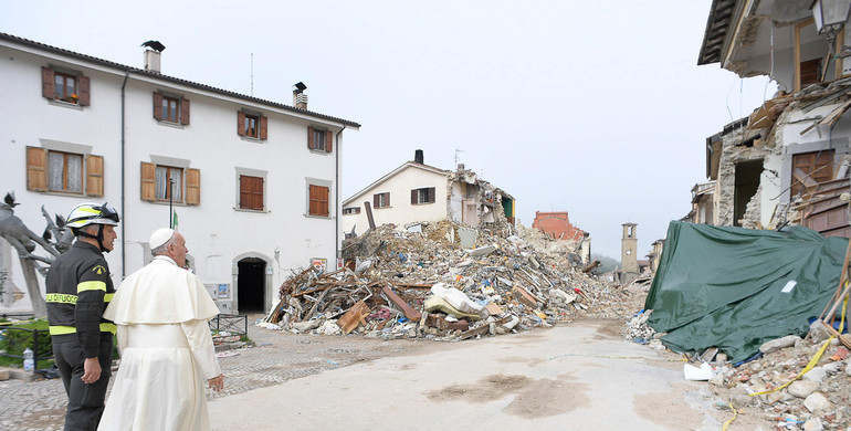 A oltre un mese dal sisma, il quadro rimane desolante