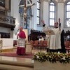 004 il vescovo Claudio saluta l'assemblea