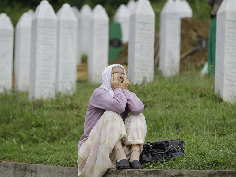 Strage di Srebrenica. La vergogna dell'Olanda (e dell'Europa)