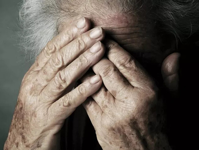 Abusi sugli anziani. Stop agli orrori in cinque mosse… ma basteranno?