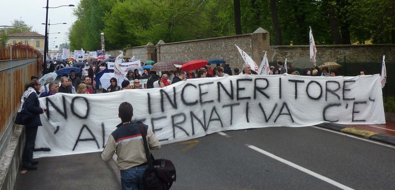 Nuovi inceneritori. Wwf attacca il governo: “Scelta retrograda e senza futuro” Nuovi inceneritori. Wwf attacca il governo: “Scelta retrograda e senza futuro”