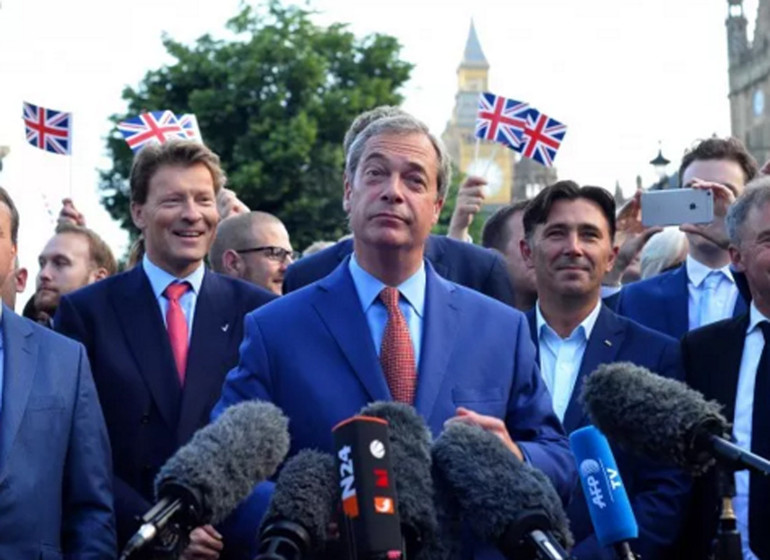Vincono Farage e il no. Perdono il sì e Cameron. Il Regno Unito, diviso in due, volta le spalle all’Europa