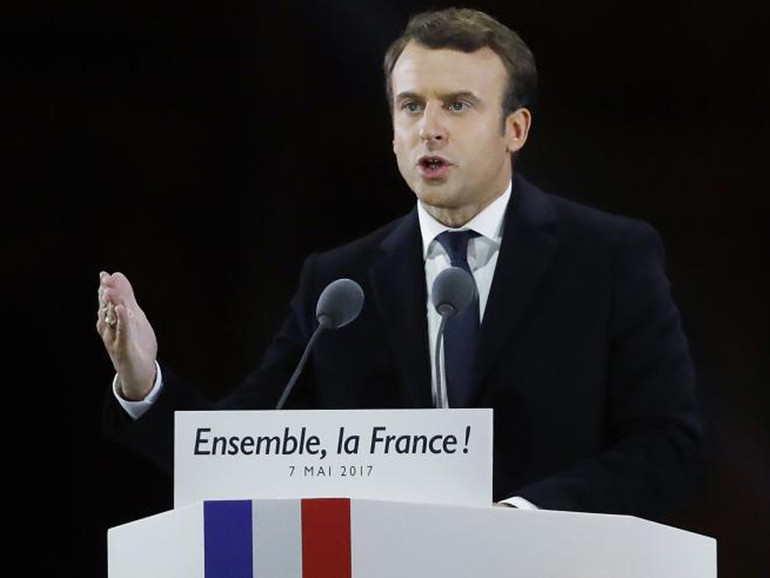 Macron incontra i vescovi francesi. “Siamo una Chiesa in uscita, in dialogo con tutti e nelle periferie”