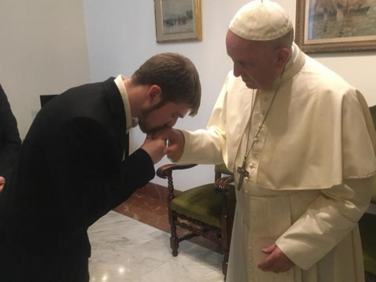 Papa Francesco ha incontrato il papà di Alfie Evans