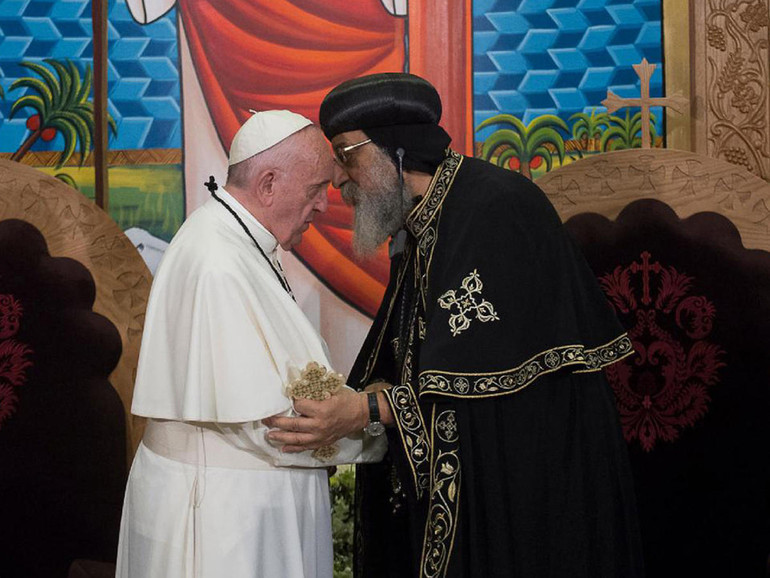 Il papa in Egitto: «Il nome di Dio è pace, salam» Il papa in Egitto: «Il nome di Dio è pace, salam»