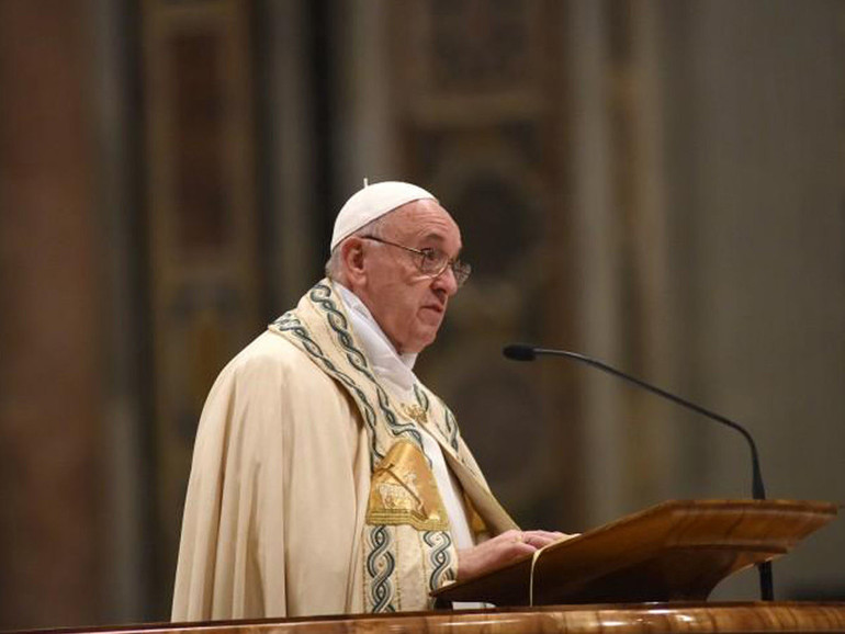 Papa Francesco: all'Angelus appello per “assicurare ai migranti, ai rifugiati, a tutti un avvenire di pace” Papa Francesco: all'Angelus appello per “assicurare ai migranti, ai rifugiati, a tutti un avvenire di pace”