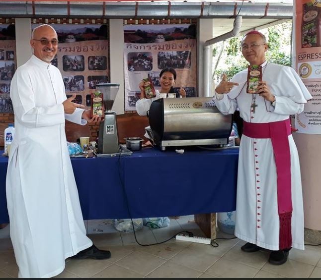 Meglio il Caffè Bruno, l'aroma dei missionari che impazza in tutta la Thailandia