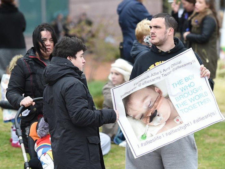 Il respiro di Alfie Evans è stato raccolto da Dio Il respiro di Alfie Evans è stato raccolto da Dio