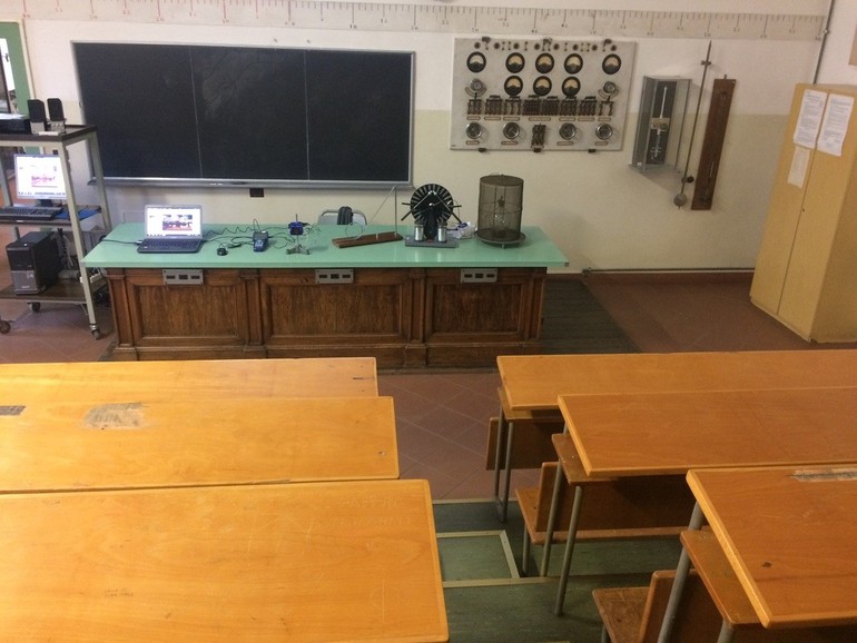 11 ottobre. Apre ufficialmente il museo-laboratorio di fisica del liceo Ippolito Nievo di Padova 