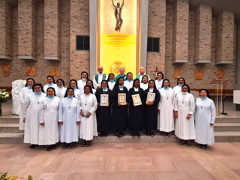 50° dell’istituto Sacro Cuore. Le suore Riparatrici del Sacro Cuore hanno iniziato la loro attività a San Bonaventura il 1° ottobre 1971