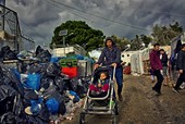 A Lesbo scoppia la guerriglia urbana contro i profughi