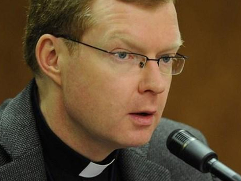 Abusi nella Chiesa. P. Zollner: “Il clericalismo? Induce ai crimini più scioccanti”