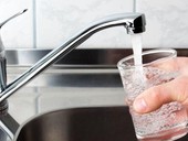 Acqua, l'Europarlamento incoraggia l'uso di quella di rubinetto