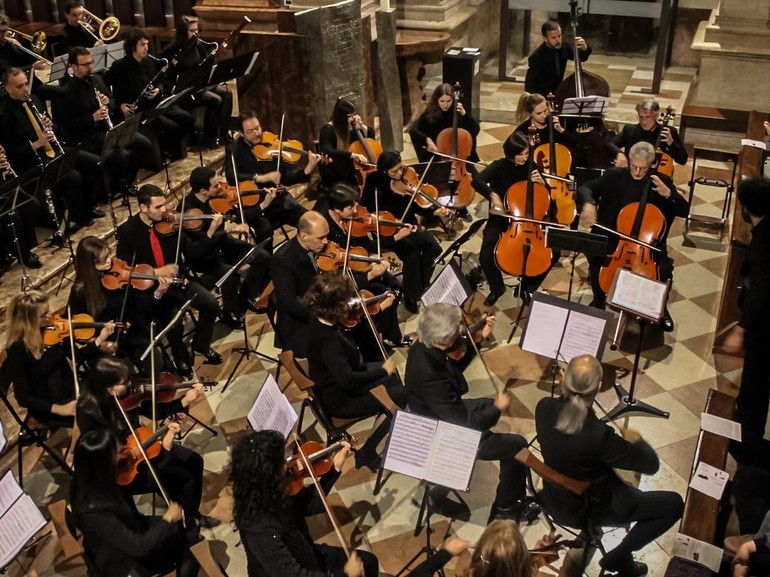 Ad Abano la violinista Maristella Patuzzi e I Filarmonici di Trento