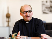 Affamati di verità. Su Facebook il video del vescovo di Innsbruck, mons. Hermann Glettler, per invitare a riflettere sullo “Spirito di verità”