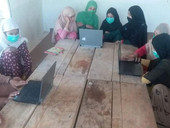 Afghanistan, l'appello di 40 ragazze: vogliamo andare a scuola