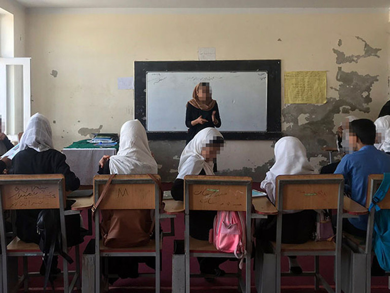 Afghanistan. La scuola per sordi di kabul ha riaperto, ma le ragazze non possono più andarci