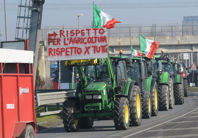 Agricoltura, «la vera protesta è non far arrivare i prodotti sugli scaffali dei supermercati». Lo sfogo di un giovane agricoltore della Bassa