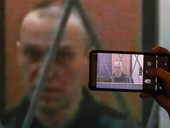 Alexei Navalny: morto in carcere l’oppositore di Putin. Metsola, “la Russia gli ha tolto la libertà e la vita, ma non la sua dignità”