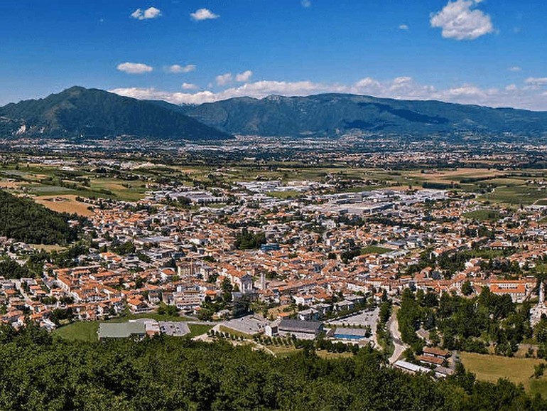 Alto Vicentino accogliente. L'accoglienza diffusa dopo il progetto “Tenda di Abramo” Alto Vicentino accogliente. L'accoglienza diffusa dopo il progetto “Tenda di Abramo”