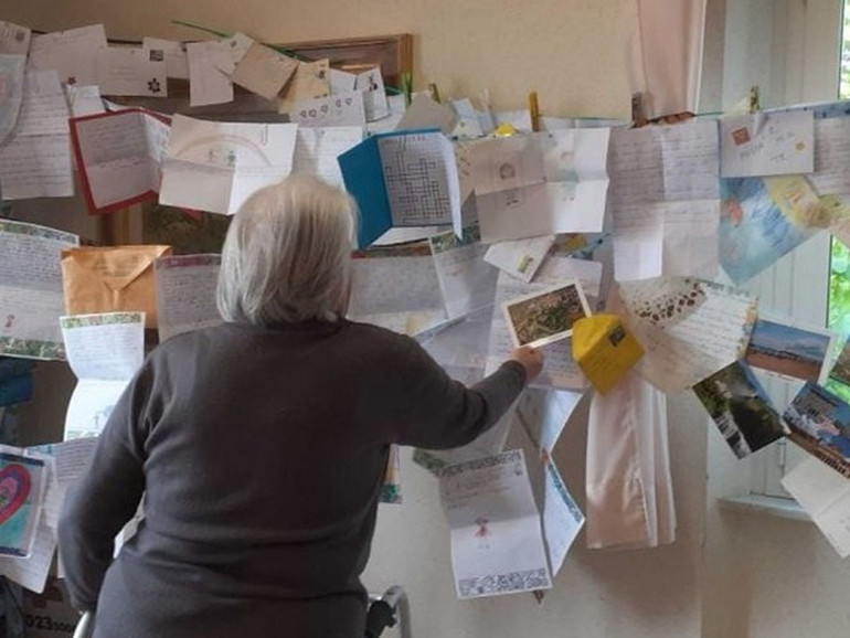 Anziani, in tempo di pandemia l’affetto arriva per posta