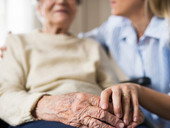 Anziani non autosuffienti, il Forum Terzo settore: “Decreto da migliorare, chiediamo un confronto”