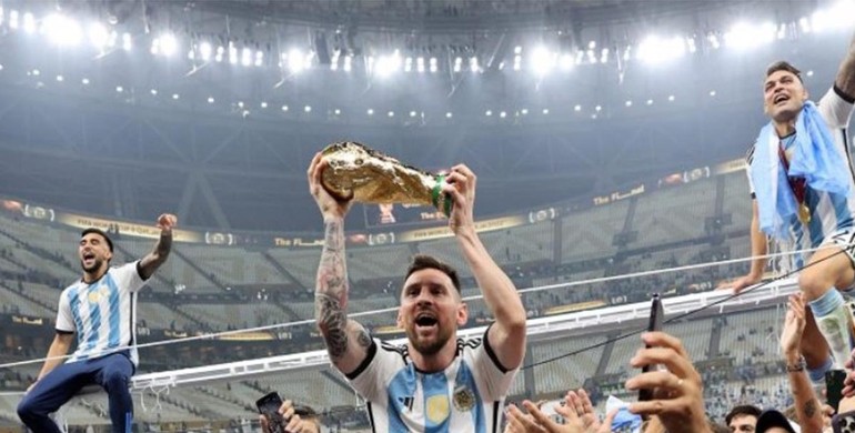 Argentina campione del mondo. Mons. Fernández: “Quando siamo uniti da un sogno possiamo superare le differenze politiche e ideologiche”