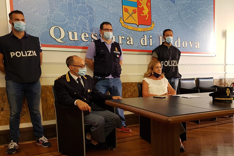 Arrestato a Padova il responsabile delle "spaccate" dei giorni scorsi ai danni di commercianti 