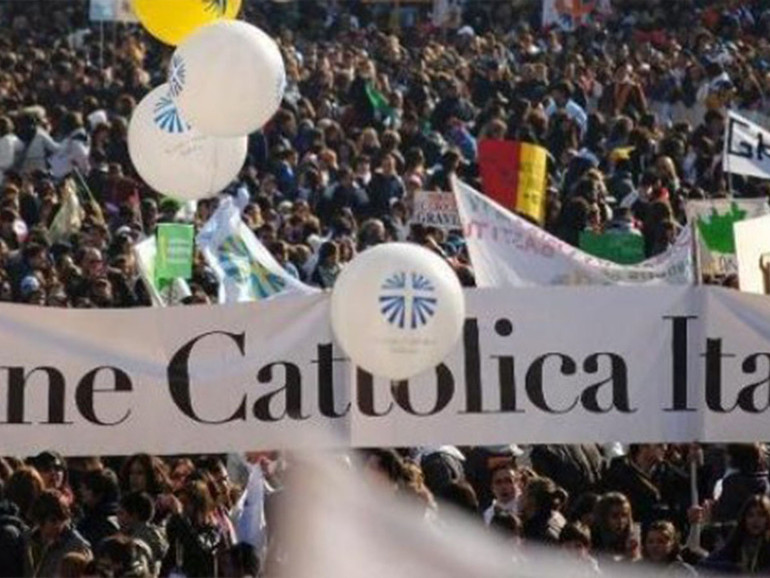 Azione cattolica: sempre al servizio della Chiesa e del Paese Azione cattolica: sempre al servizio della Chiesa e del Paese